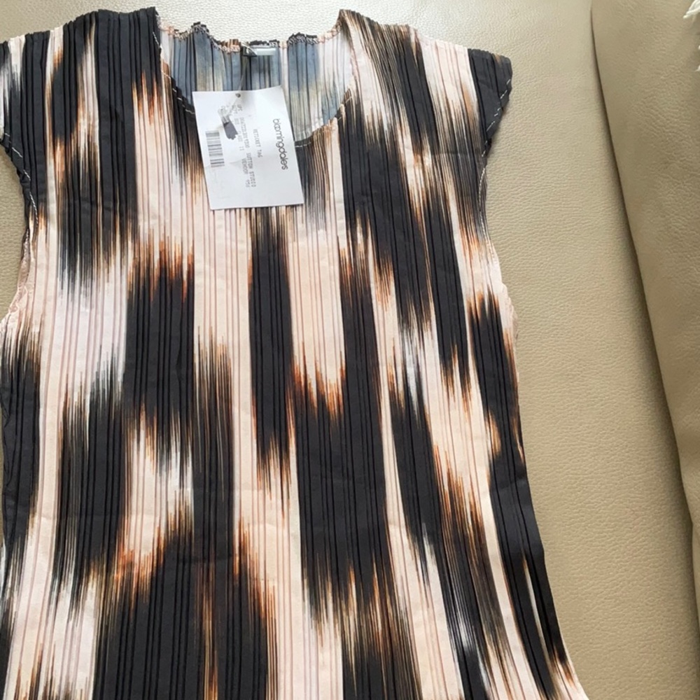 Stylish Women's Sleeveless Top - Black and Tan